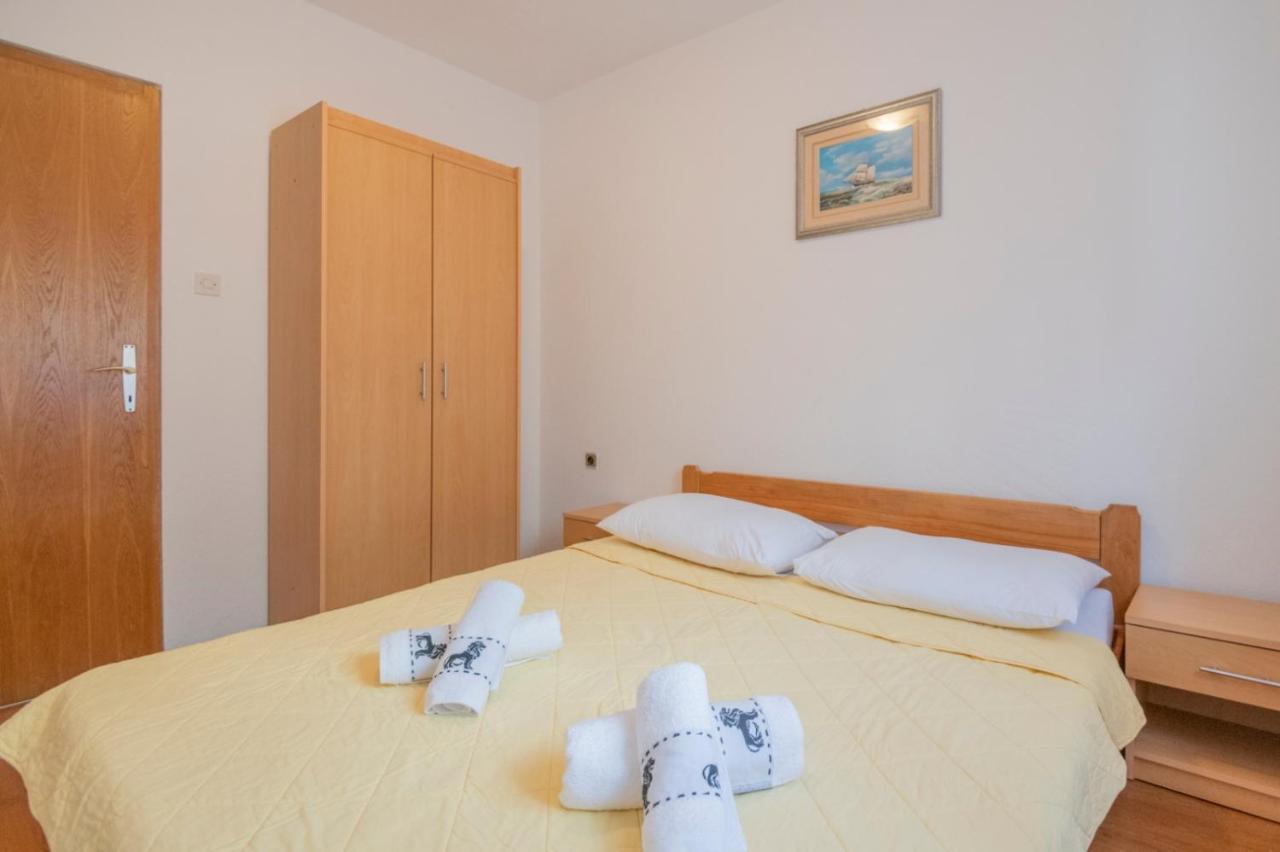 Apartments Zdravka Lokva Rogoznica Buitenkant foto