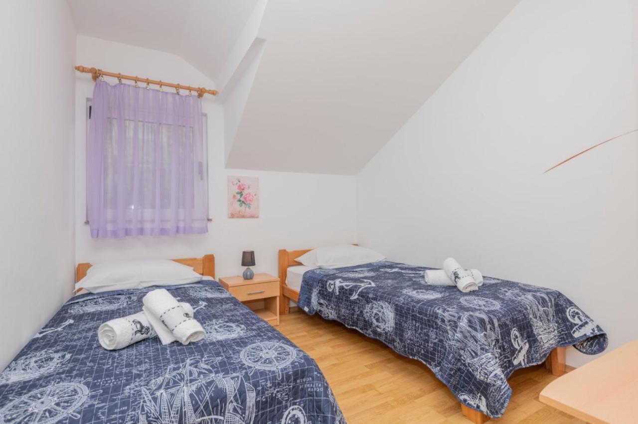Apartments Zdravka Lokva Rogoznica Buitenkant foto