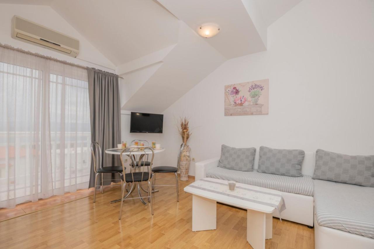 Apartments Zdravka Lokva Rogoznica Buitenkant foto