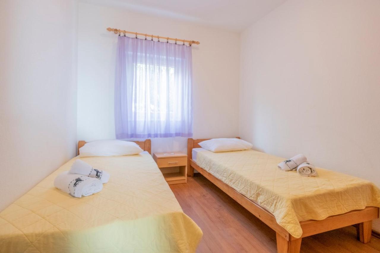 Apartments Zdravka Lokva Rogoznica Buitenkant foto