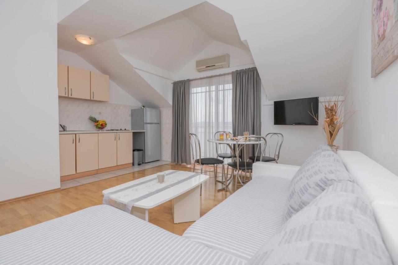 Apartments Zdravka Lokva Rogoznica Buitenkant foto