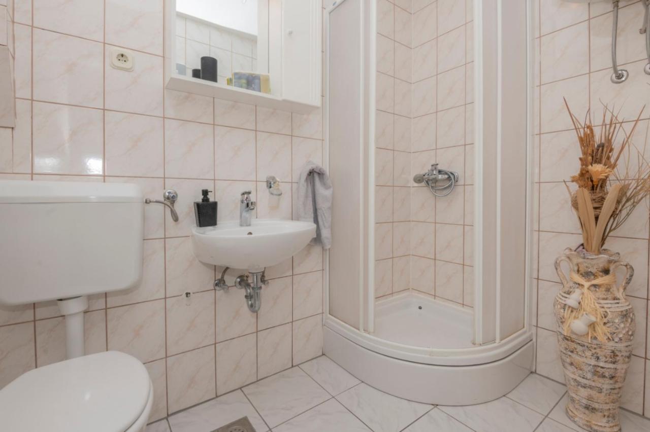 Apartments Zdravka Lokva Rogoznica Buitenkant foto